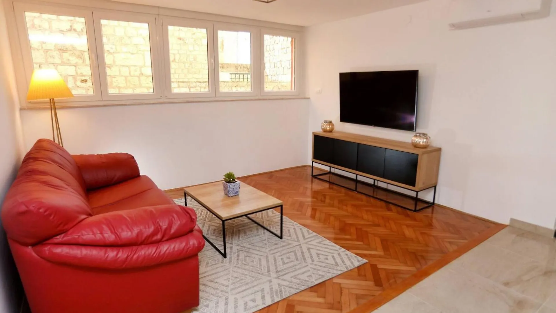 My Dalmatia - M Apartment Trogir With Free Parking And Roof Terrace