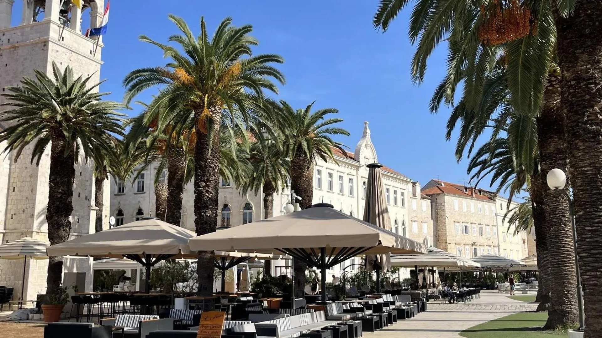 My Dalmatia - M Apartment Trogir With Free Parking And Roof Terrace