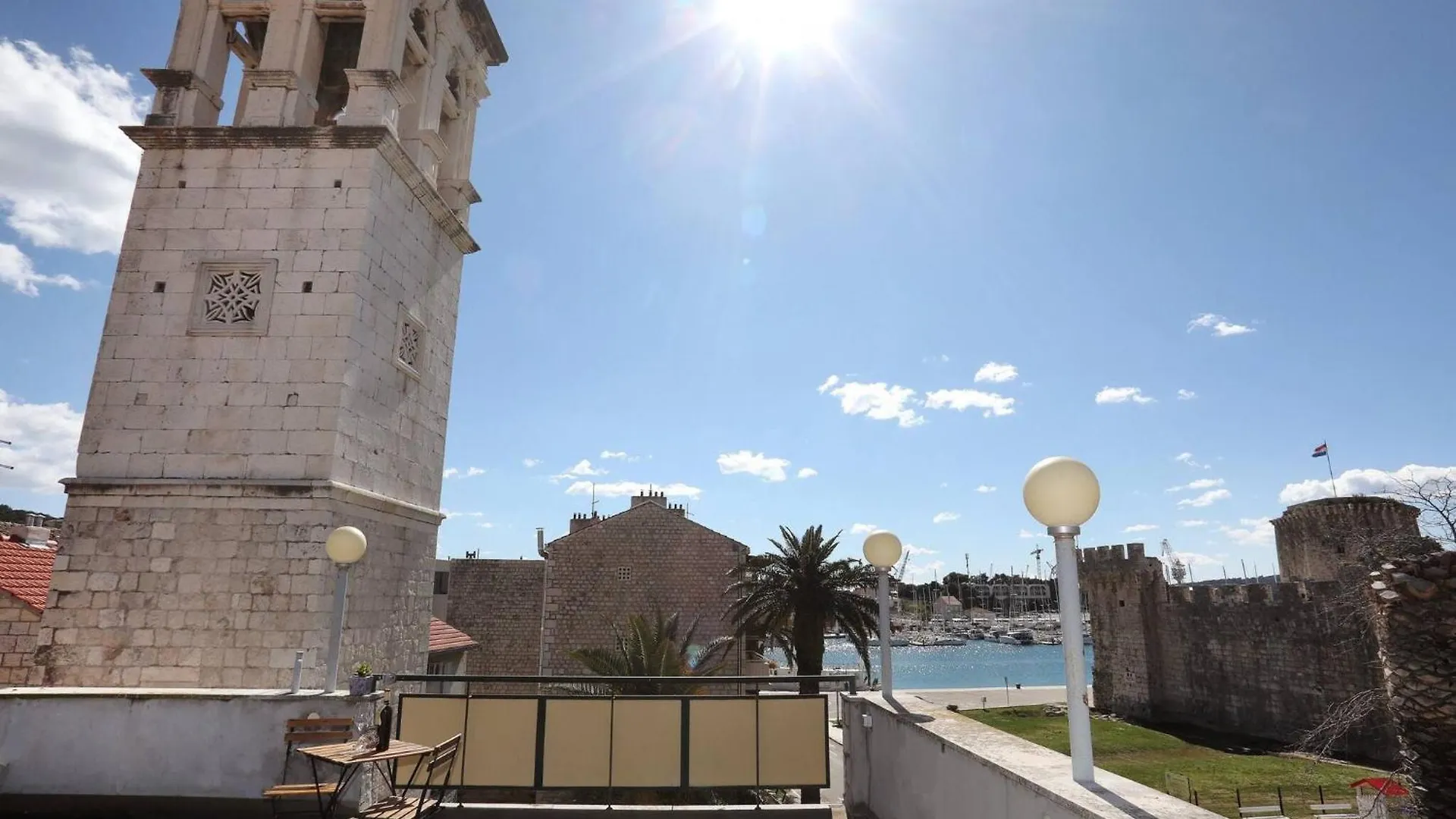 My Dalmatia - M Apartment Trogir With Free Parking And Roof Terrace